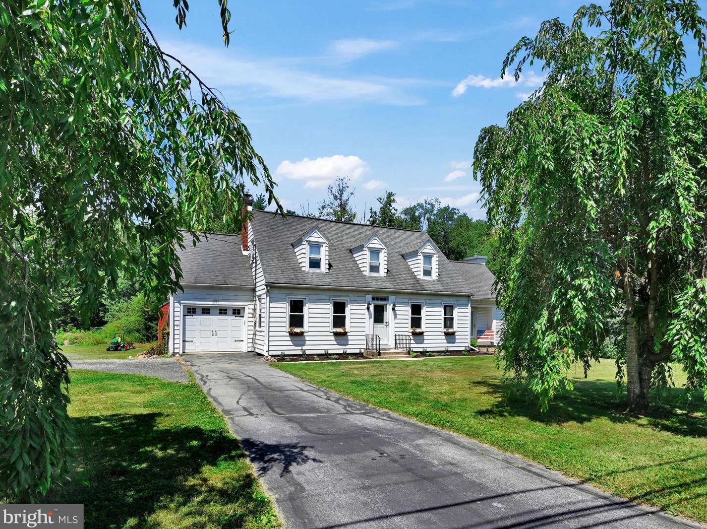1025 Summer Valley Rd, Kepner, PA 17960-9661