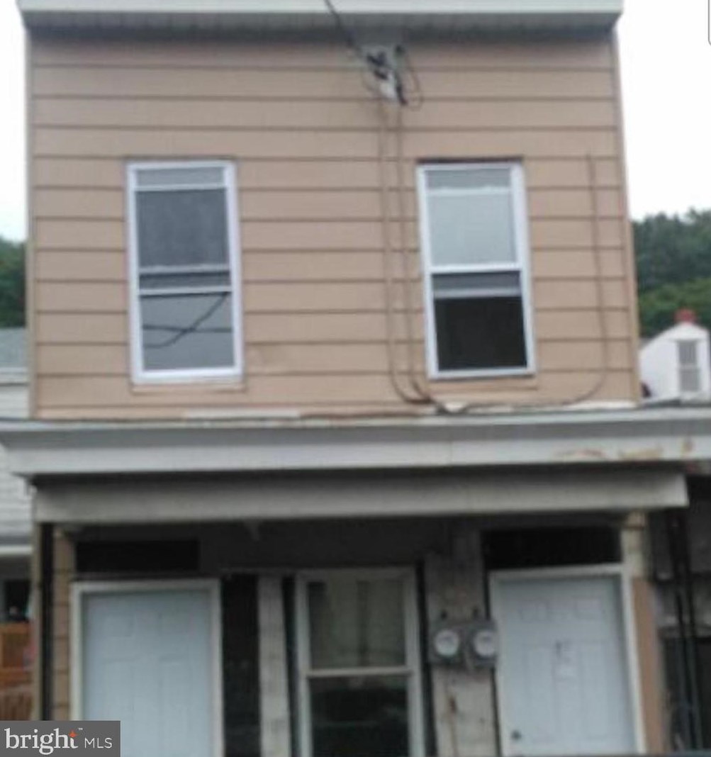 1207 E Market St, Glendon, PA 17948
