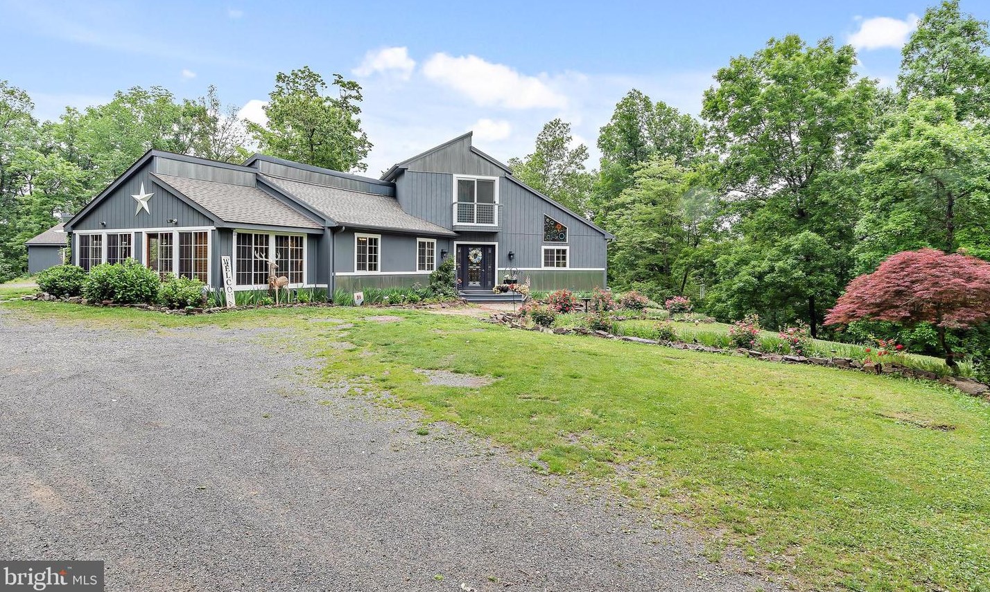 916 Stahl Hill Rd, McKee Half Falls, PA 17864