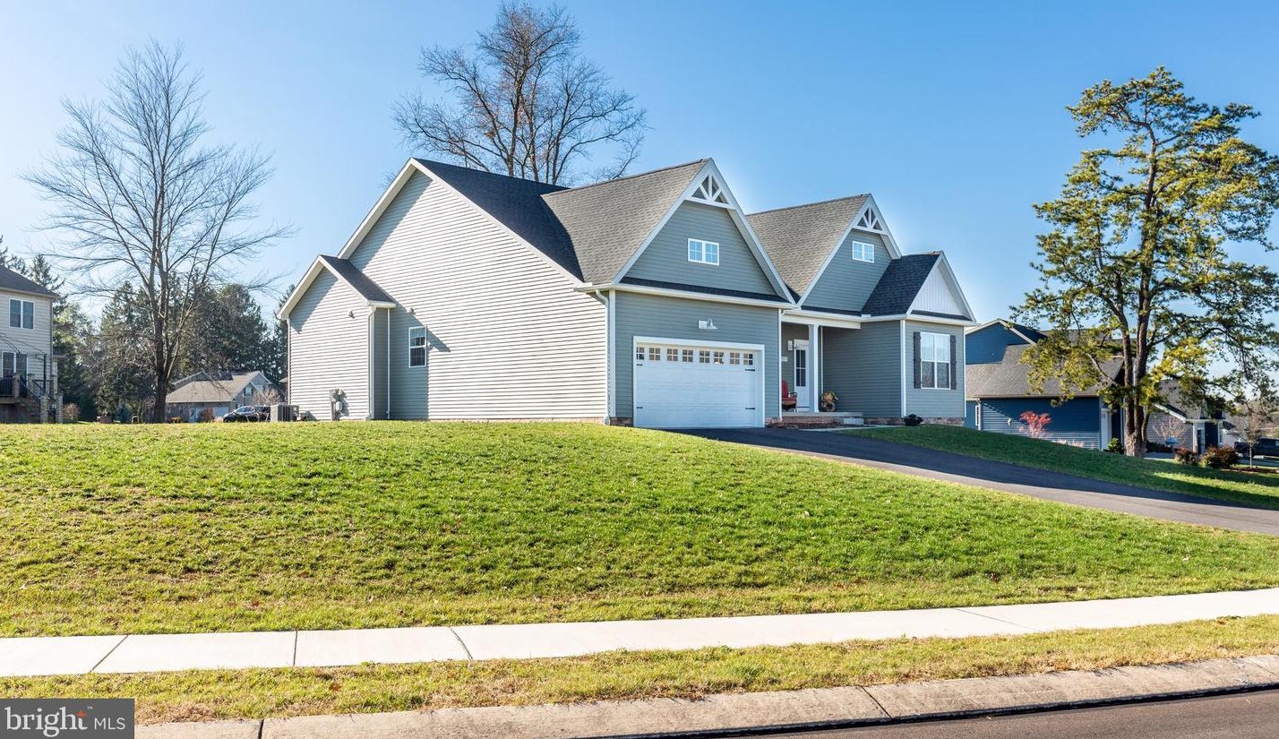 7653 Green Ridge Ln, Abbottstown, PA 17301-9009