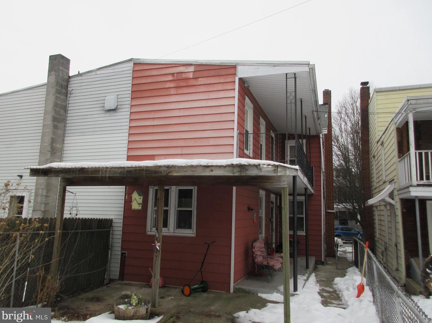 165 N Water St, Spring Grove, PA 17362