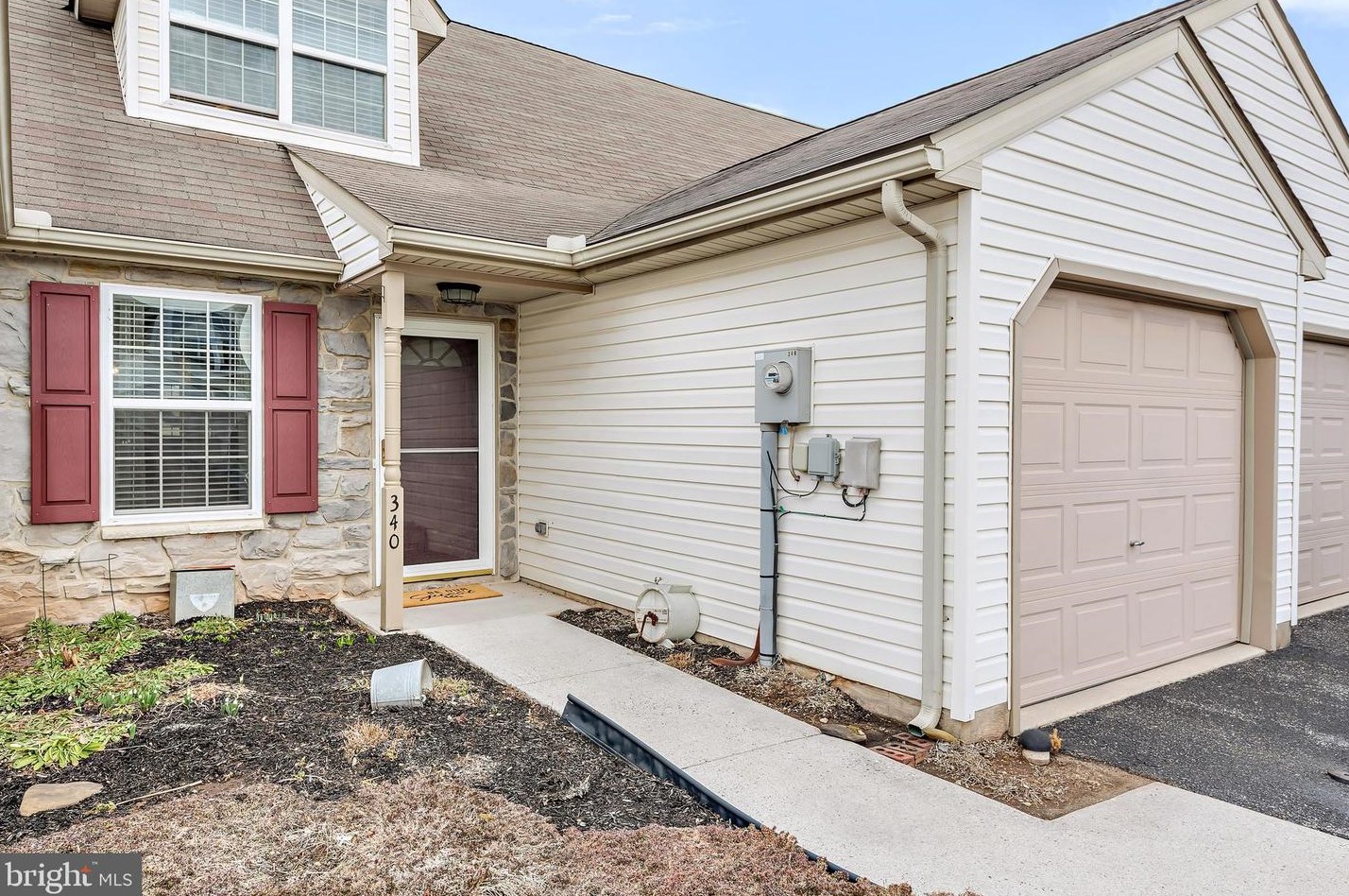 340 Glen Dr, Strinestown, PA 17345-1300