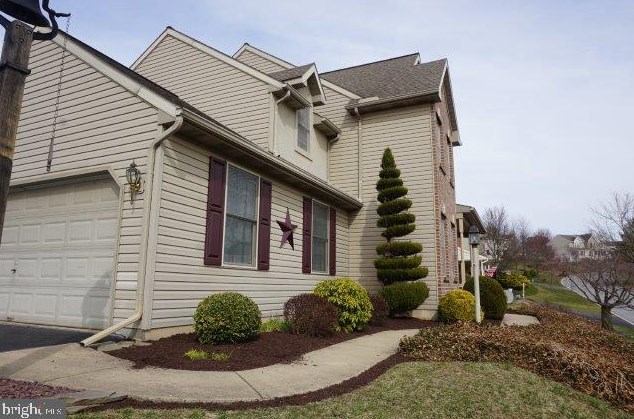 610 Carrie Dr, Yoe, PA 17313-9254
