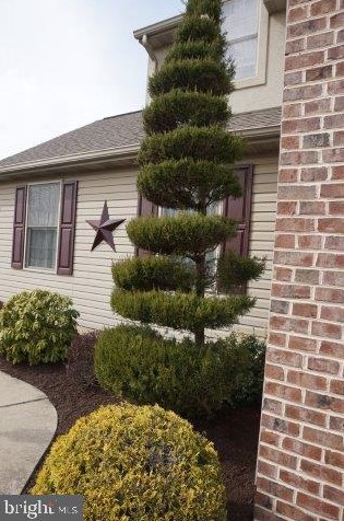 610 Carrie Dr, Yoe PA  17313-9254 exterior