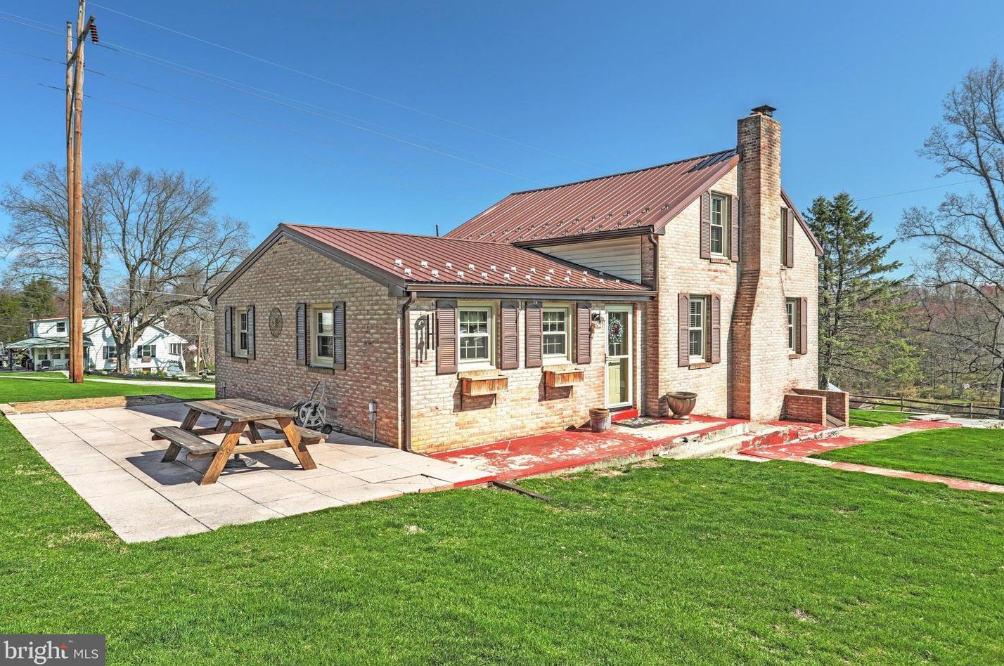 508 Rockville Rd, Spring Grove, PA 17362-8866