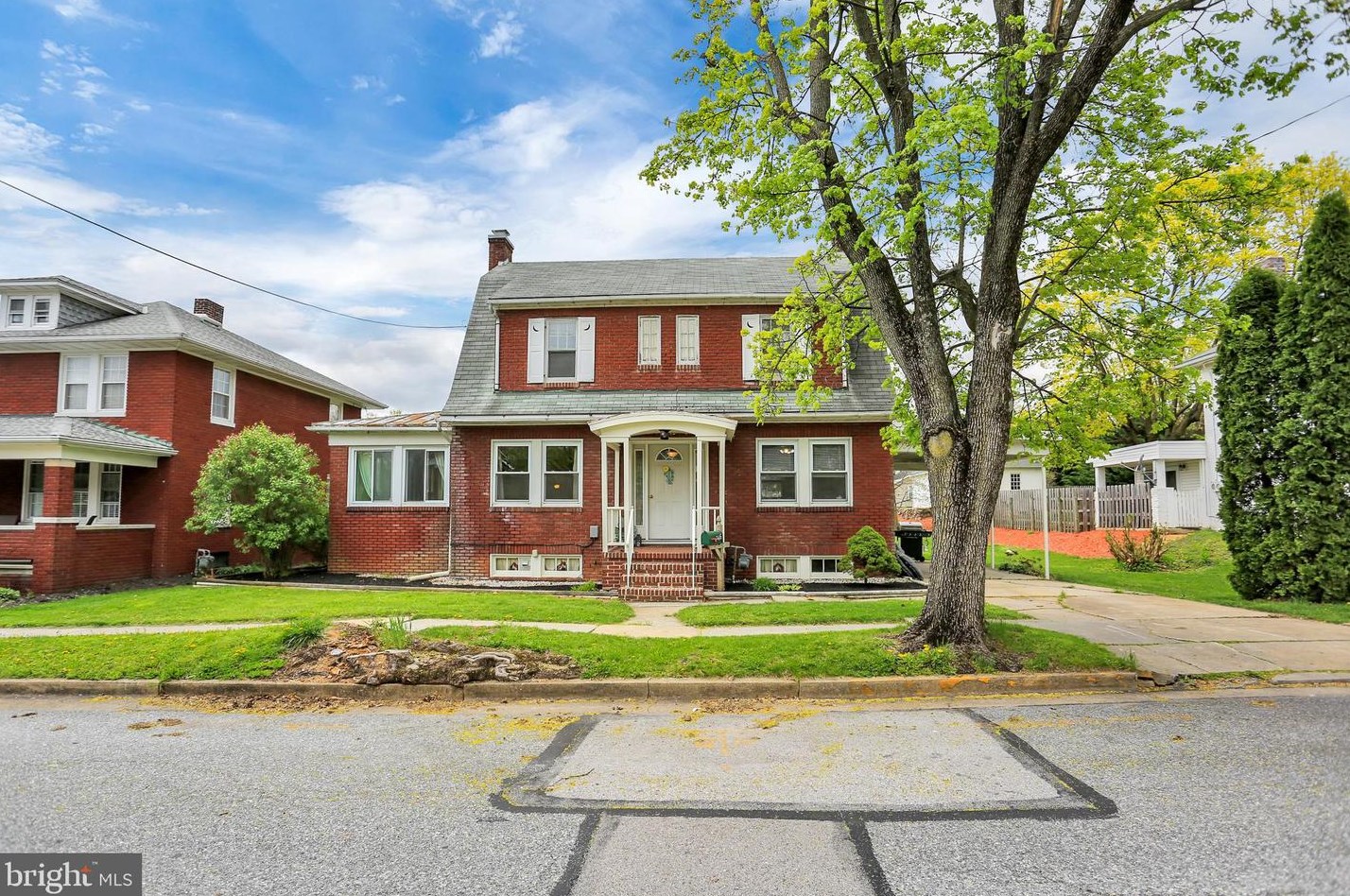 146 N Walnut St, Spring Grove, PA 17362