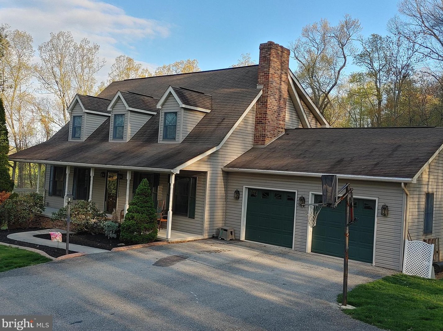 4256 Copenhaver Rd, Brodbecks, PA 17329-9382