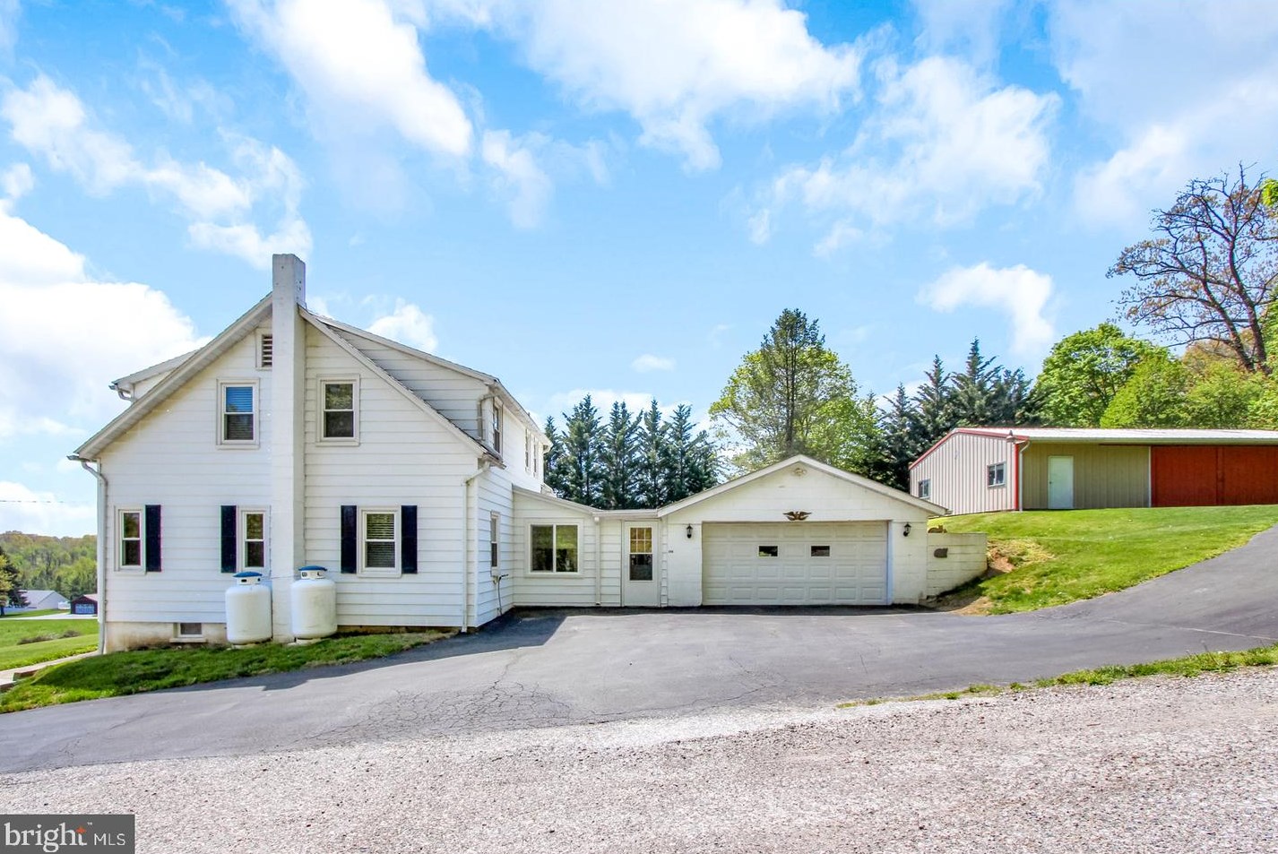 596 Rockville Rd, Spring Grove, PA 17362-8866