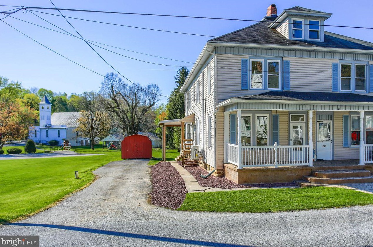 426 Springvale Rd, Red Lion, PA 17356