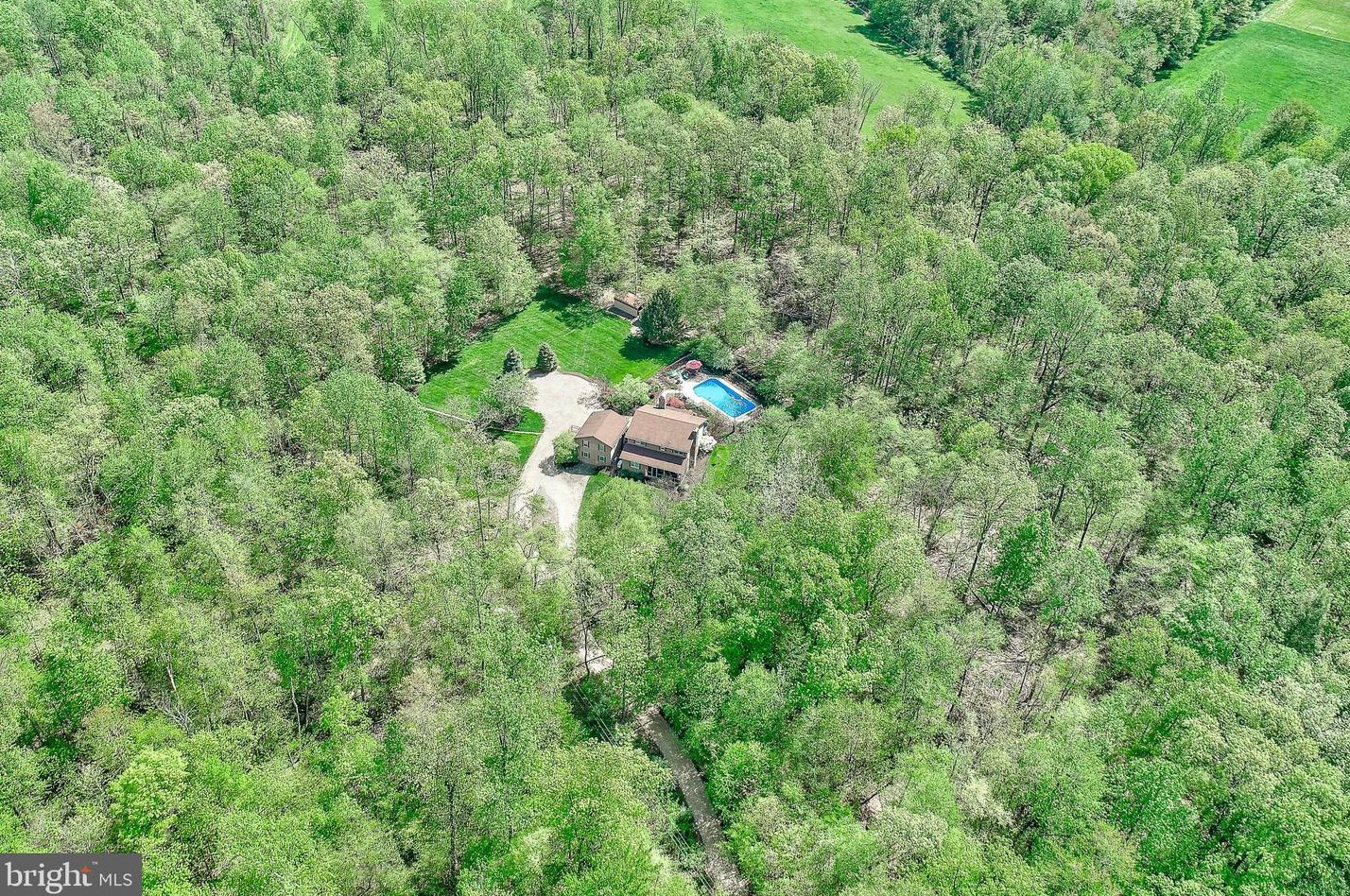 1540 Roundtop Rd, Alpine, PA 17339