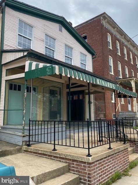 238 1st Ave, Red Lion, PA 17356
