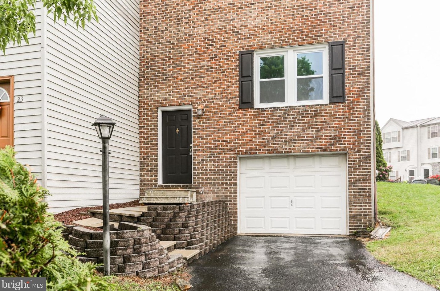 21 Bill Dugan Dr, Etters, PA 17319
