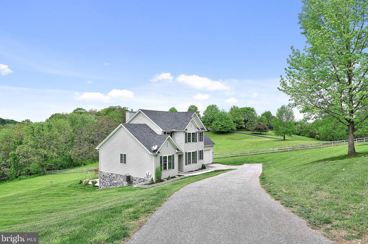 31 Dustys Ln, Hametown, PA 17327-9721