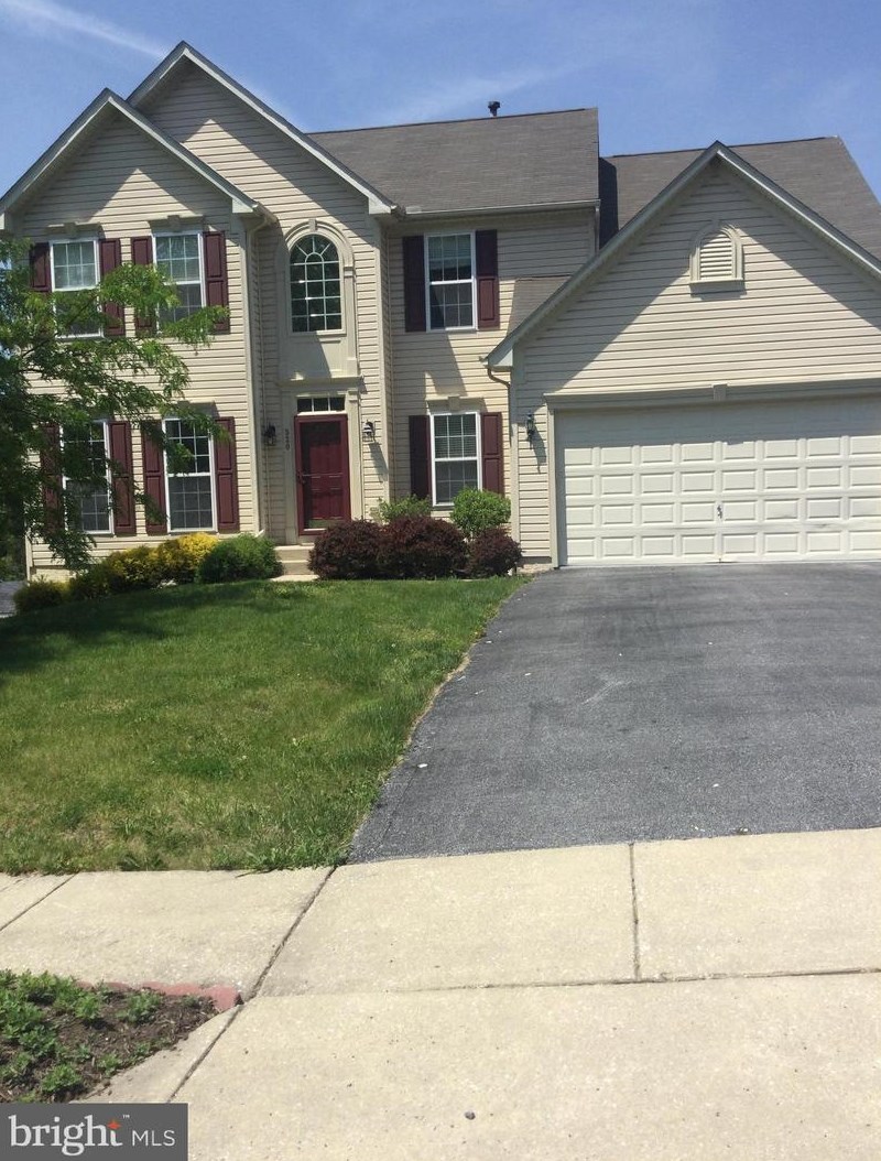 520 Lakeview Dr, Spring Grove, PA 17362