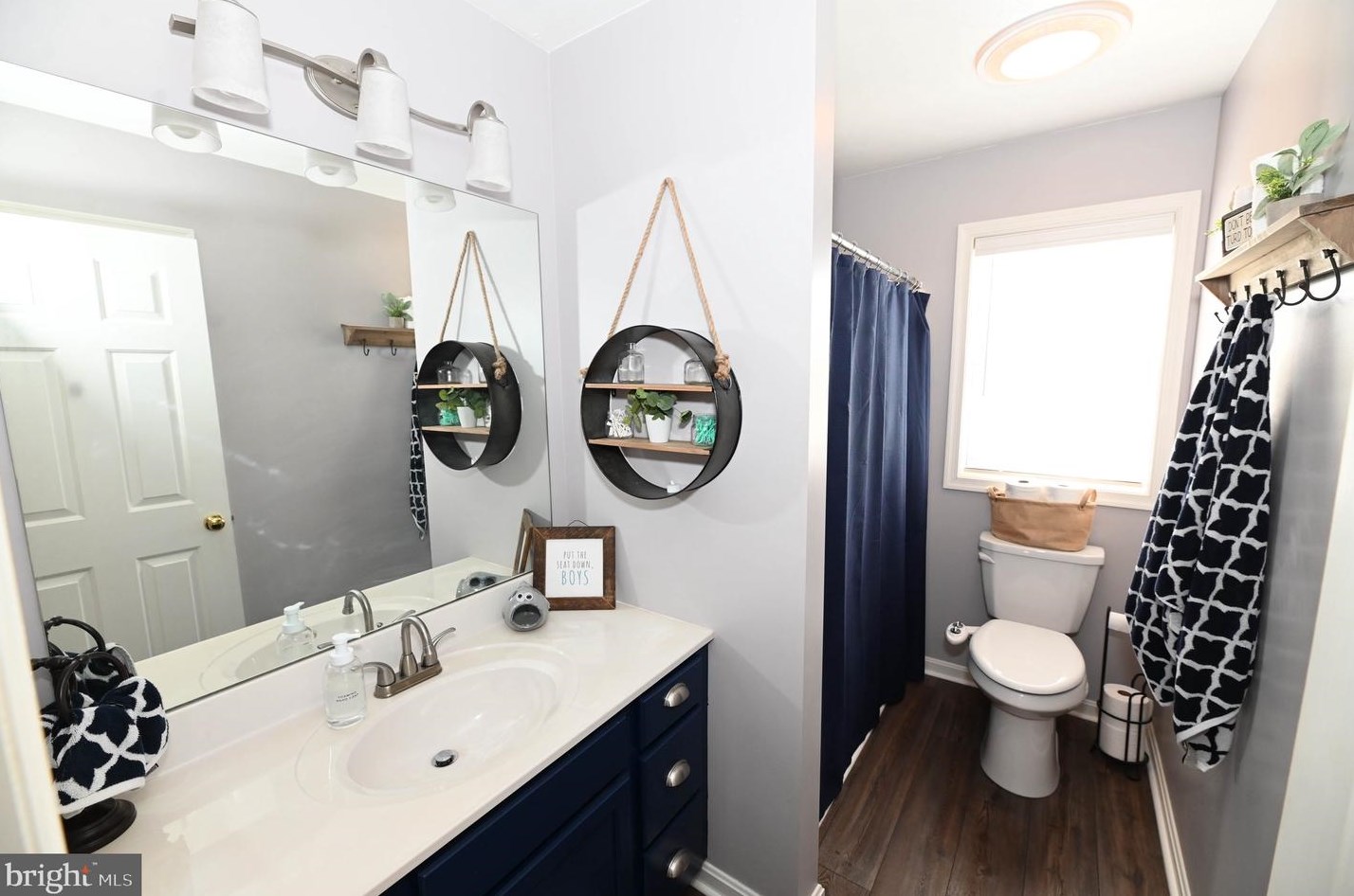 32 Valley Rd, Shrewsbury PA  17361-1116 exterior