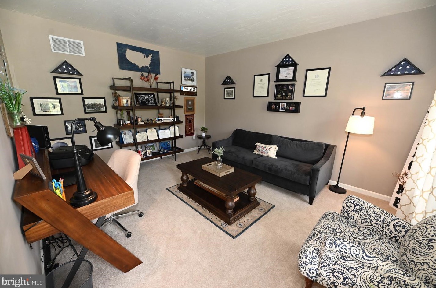 32 Valley Rd, Shrewsbury PA  17361-1116 exterior