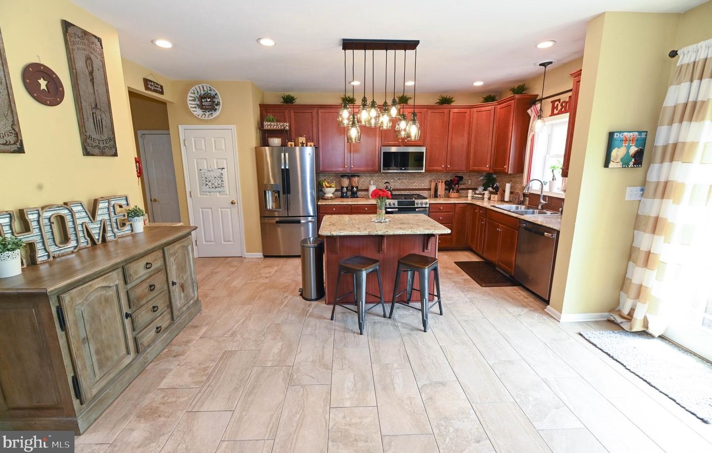 32 Valley Rd, Shrewsbury PA  17361-1116 exterior