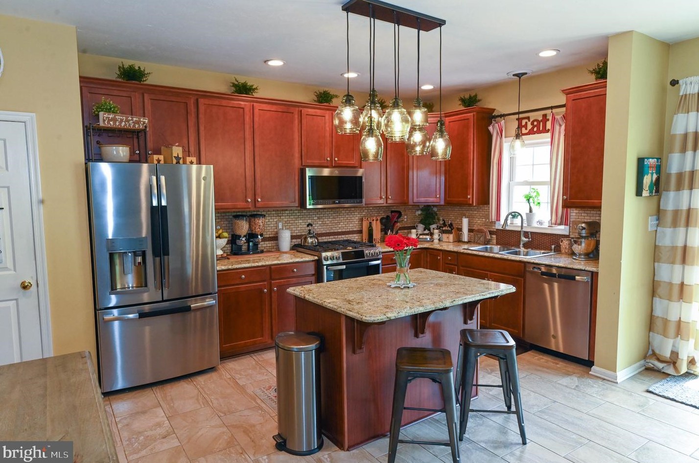 32 Valley Rd, Shrewsbury PA  17361-1116 exterior