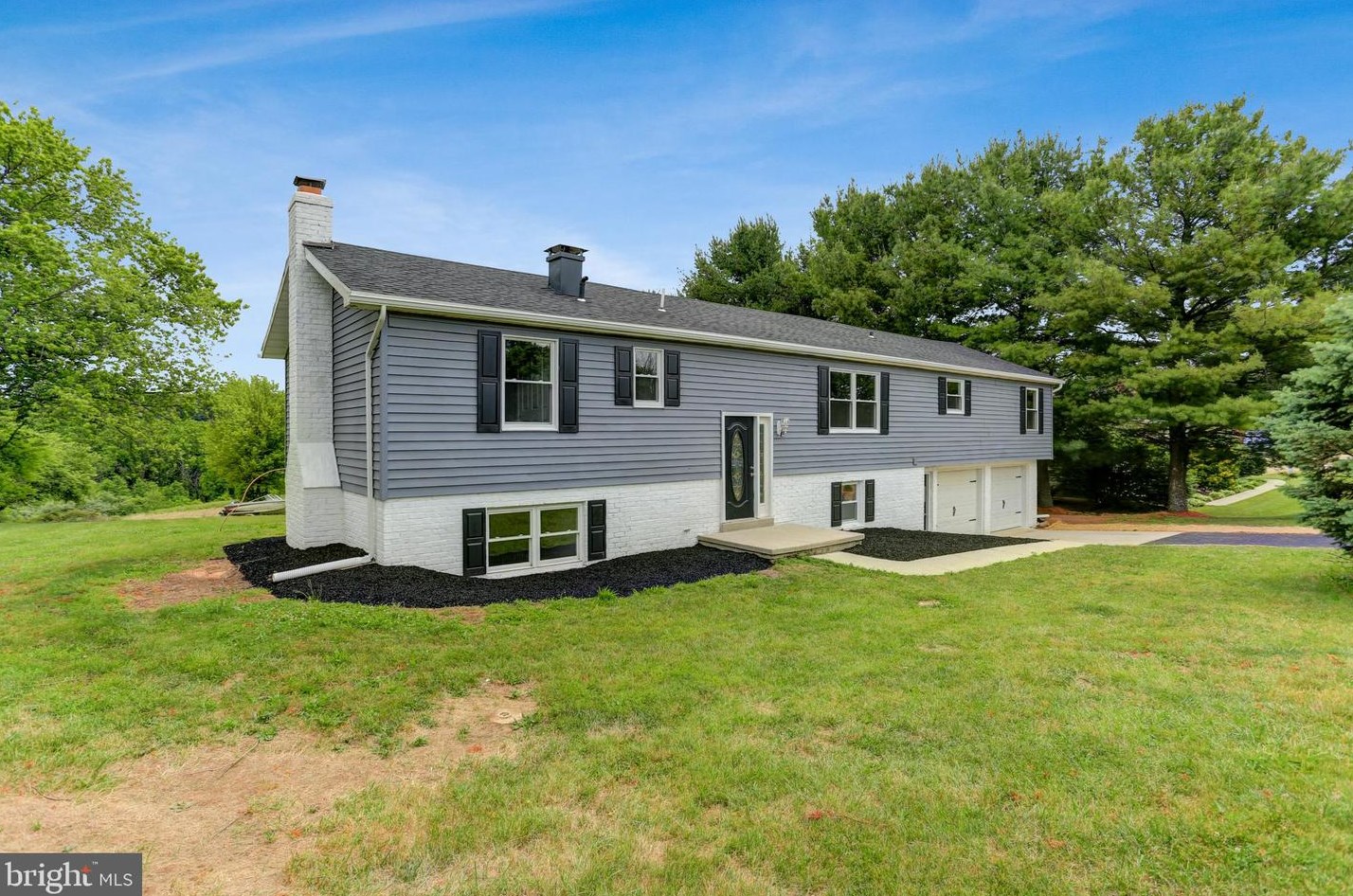 2162 Oakwood Dr, Hanover, PA 17331