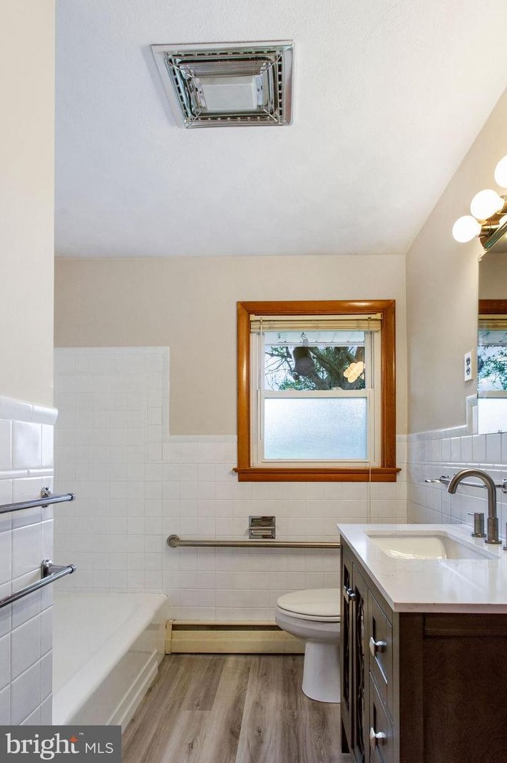 60 Sunset Dr, Strinestown PA  17345-1008 exterior