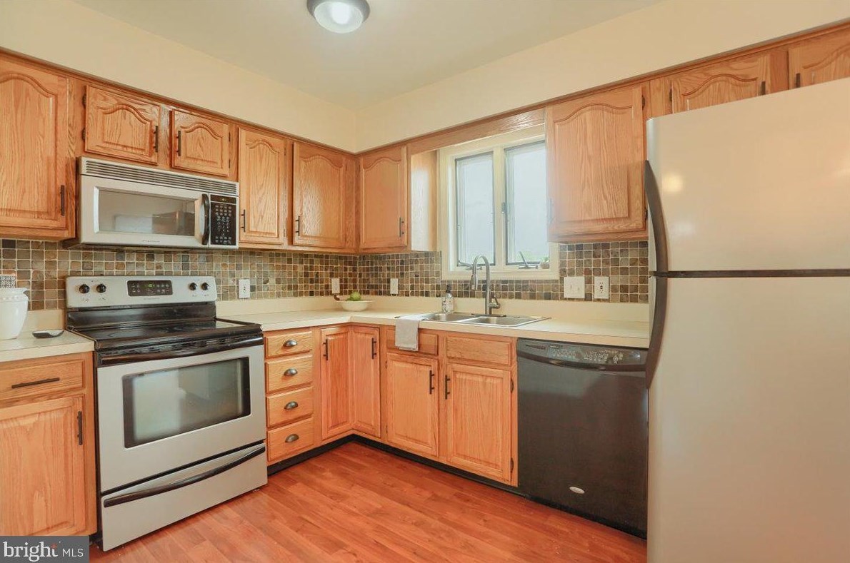 105 Long Ln, York Haven, PA 17370