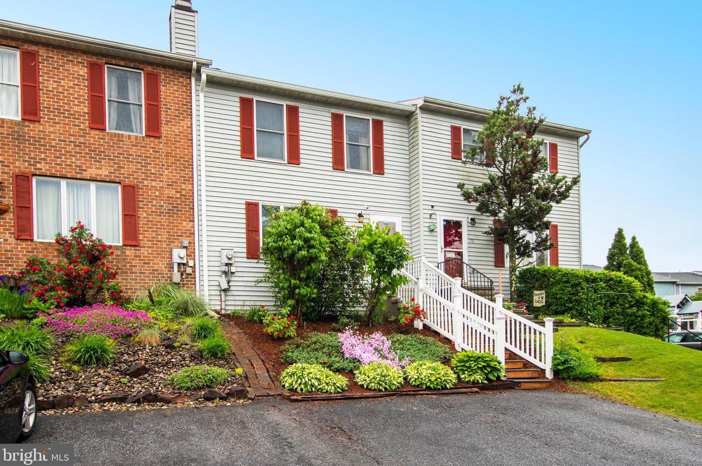 77 Persian Lilac Dr, Etters, PA 17319