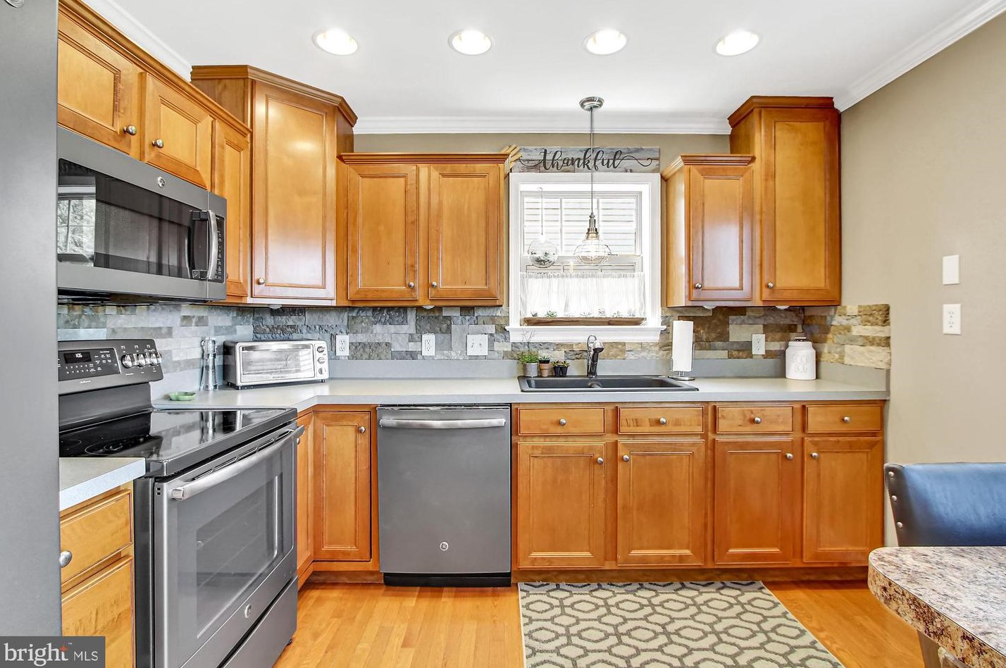 435 Thomas Armor Dr, Bittersville, PA 17366