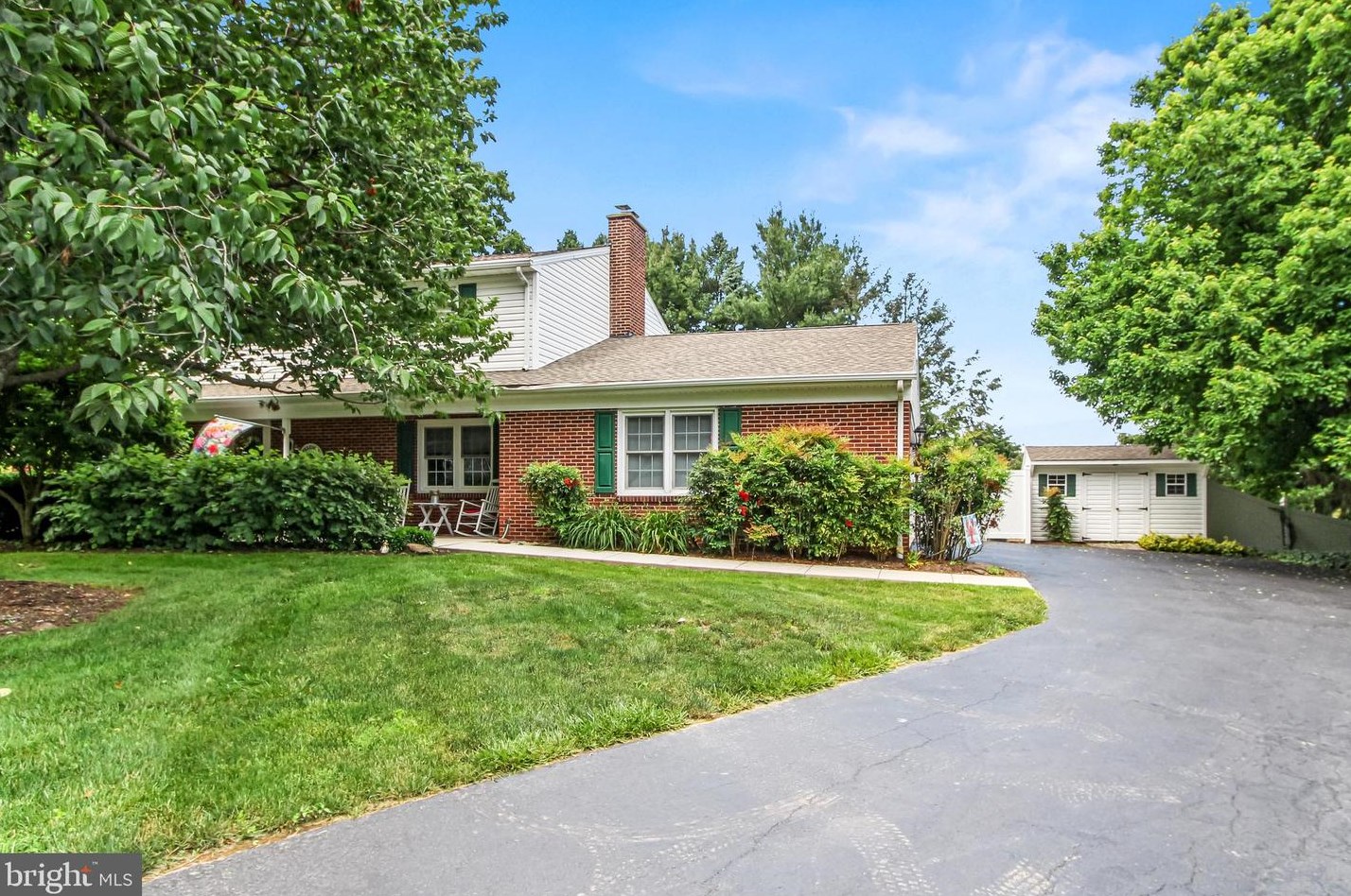 411 Summit Dr, Red Lion, PA 17356