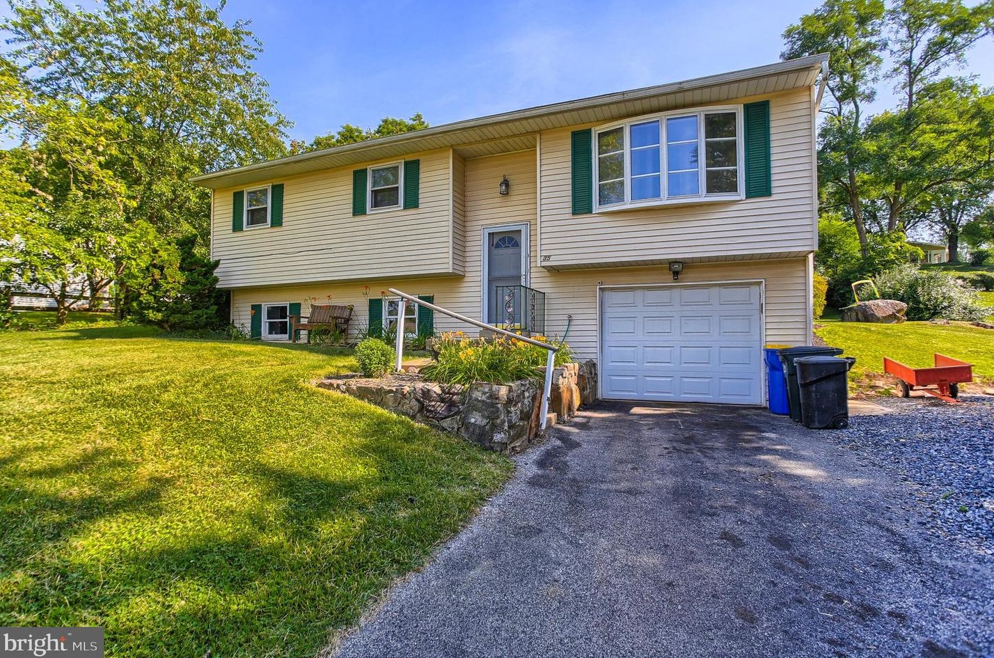 35 Fisher Rd, York Haven, PA 17370