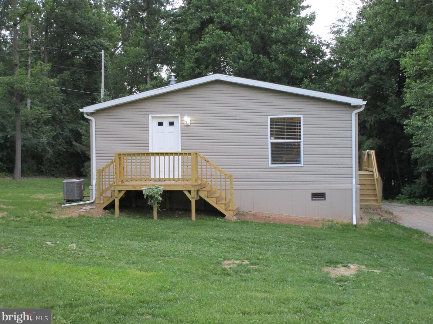 8891 Orchard Rd, Spring Grove, PA 17362
