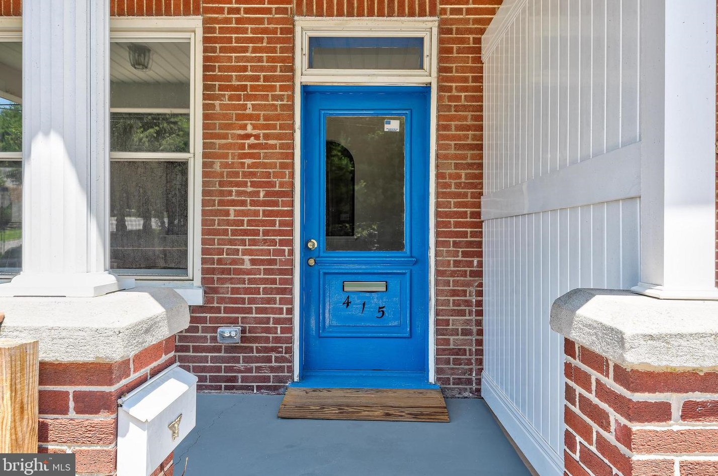 415 E Maple St, Yoe, PA 17313