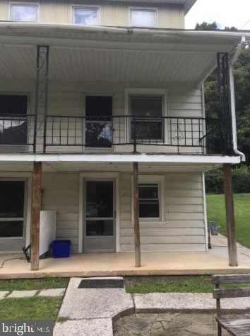 8 Blacksmith Ave, Bittersville, PA 17366-9751
