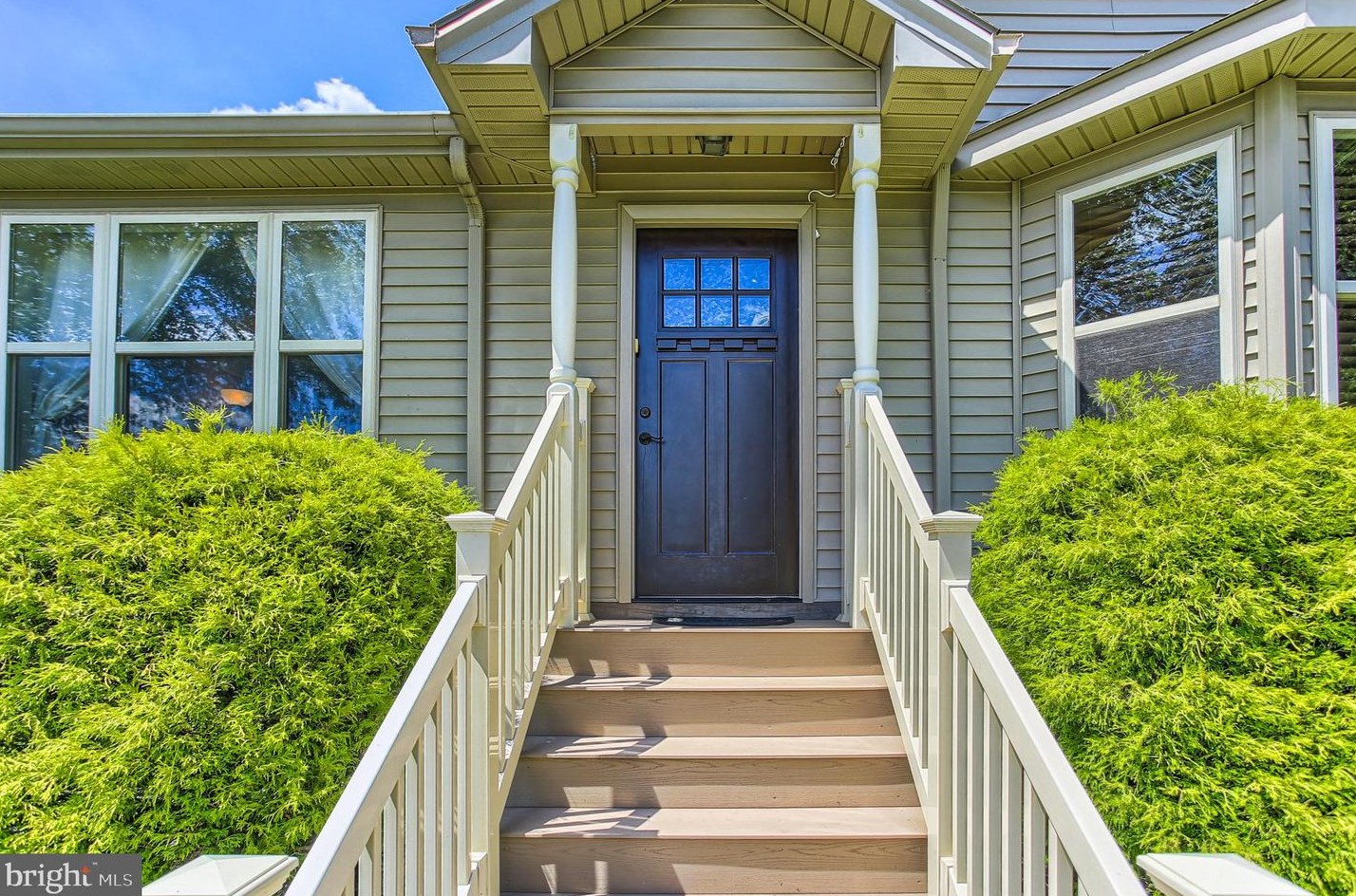 5 Quail Cir, York Haven, PA 17370