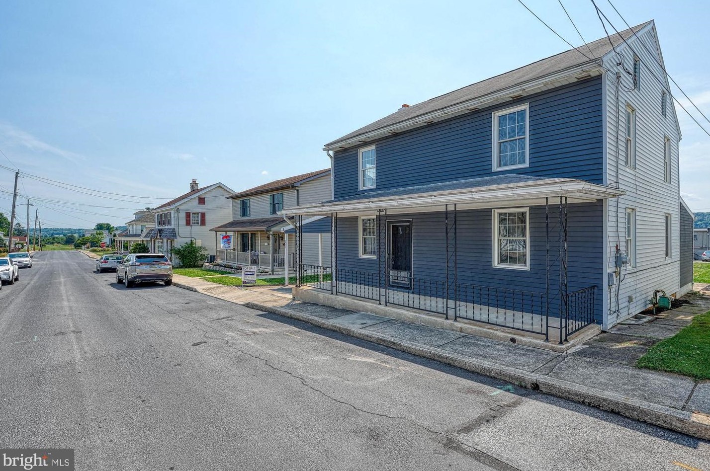 210 Cooper St, Strinestown PA  17345-1416 exterior