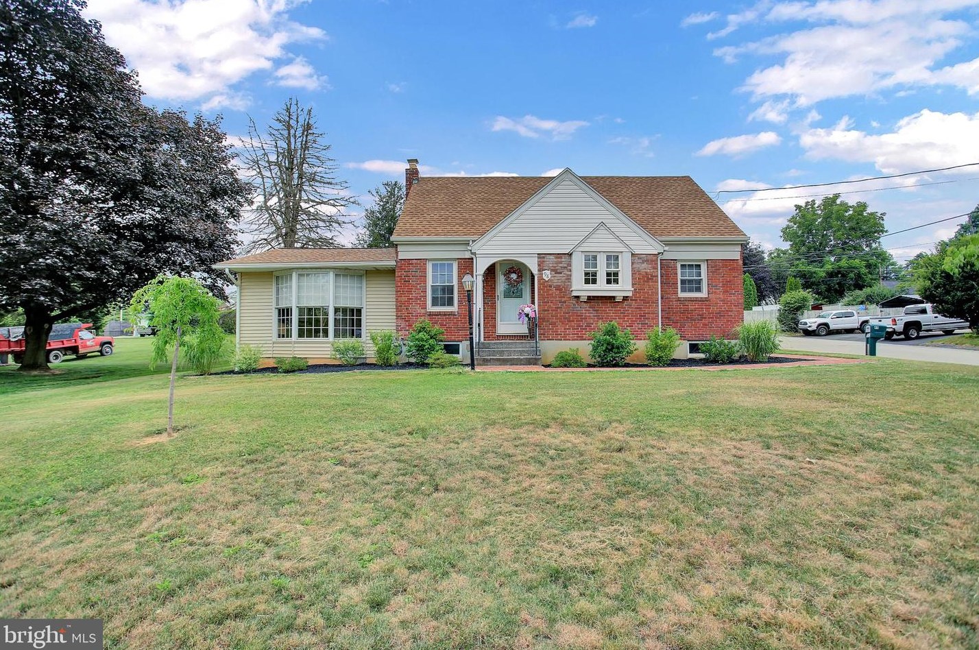 98 W Hanover St, Spring Grove, PA 17362