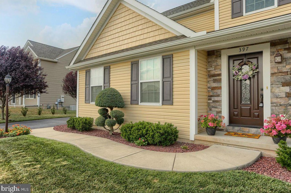 397 Riviera St, Mount Wolf, PA 17347