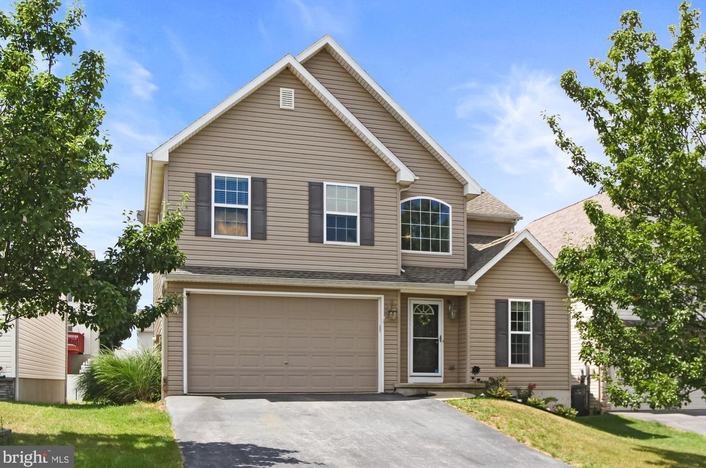 540 Thomas Armor Dr, Bittersville, PA 17366