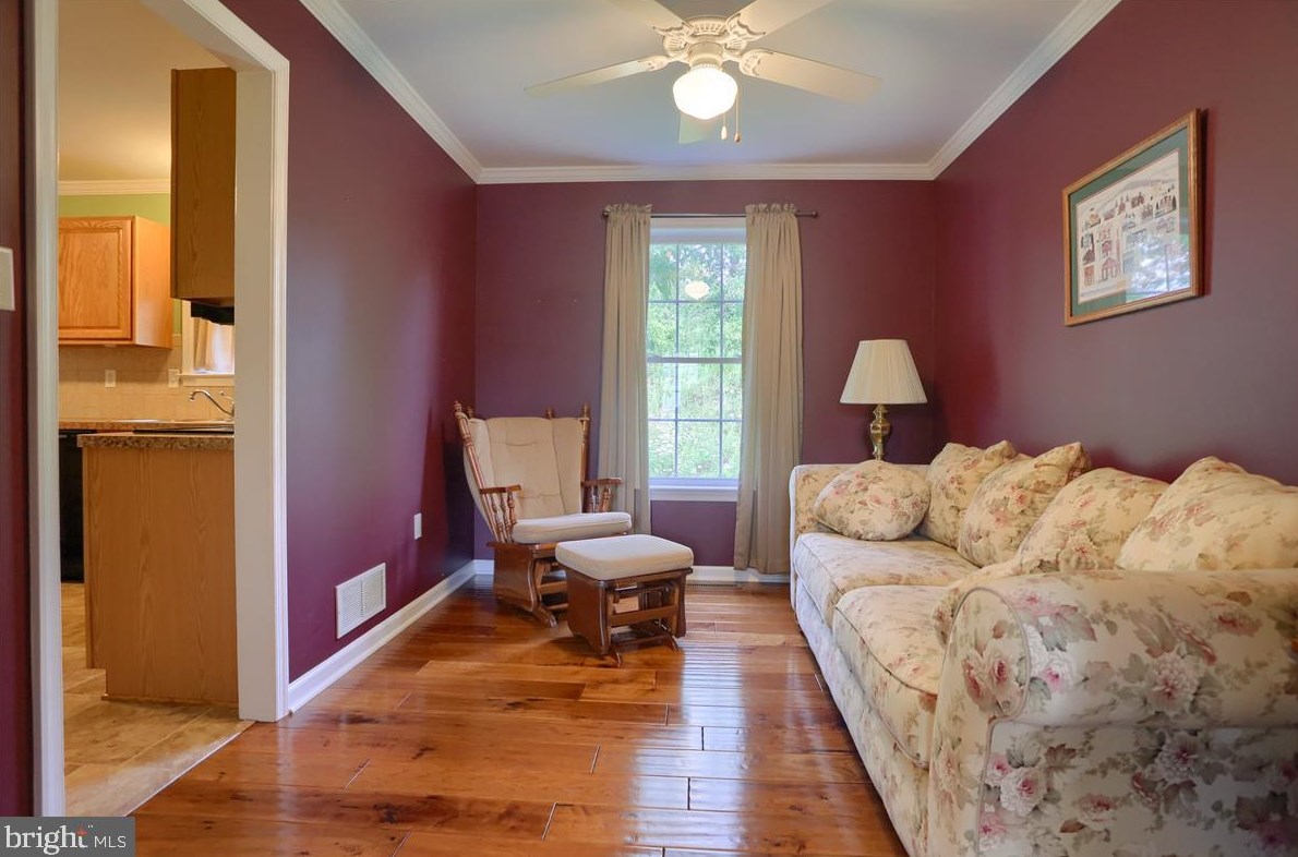 30 Hilltop Dr, Etters, PA 17319