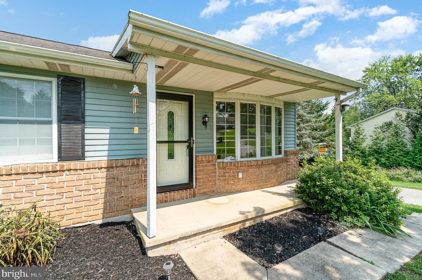 1175 Roth Church Rd, Spring Grove, PA 17362
