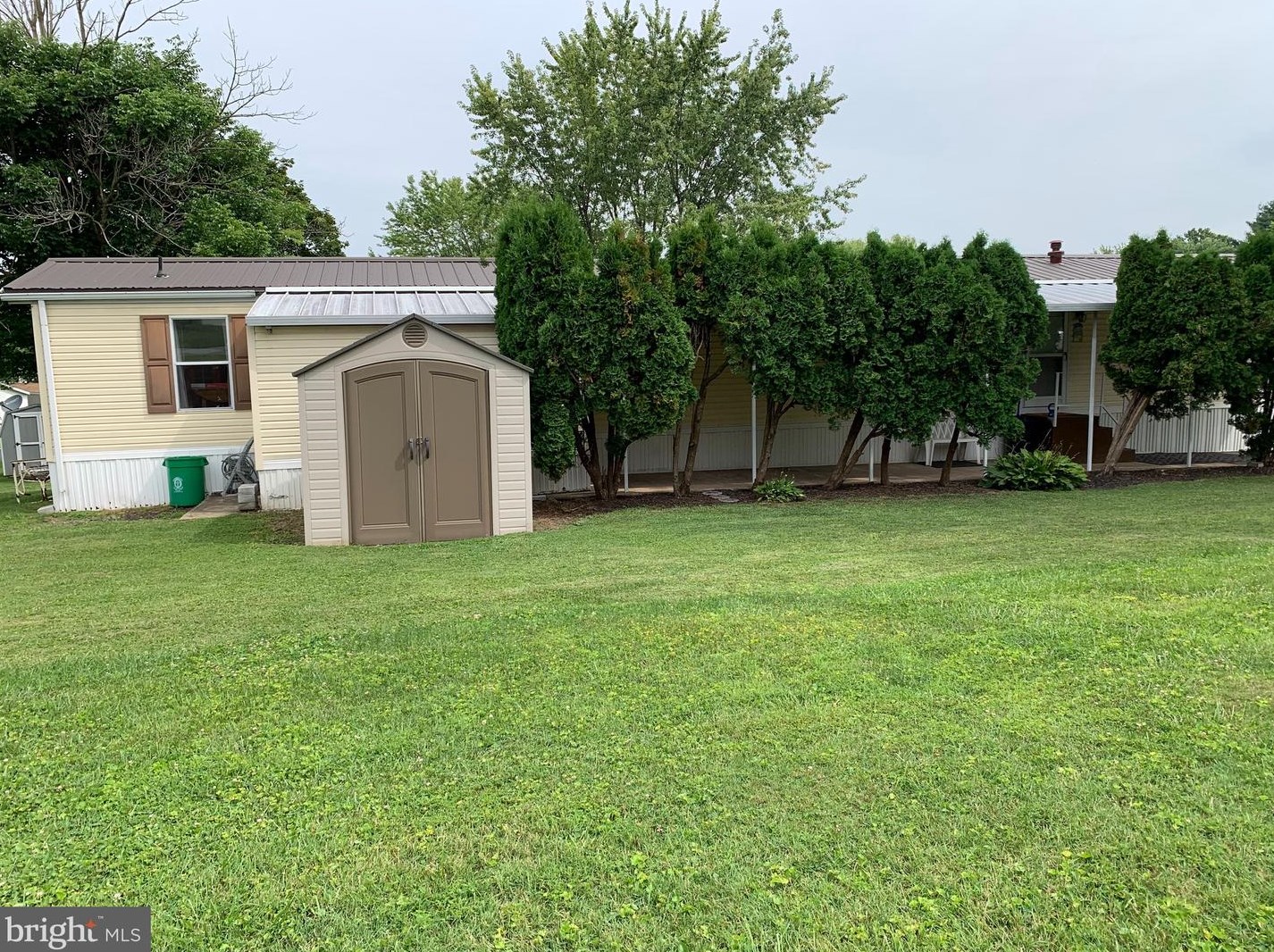 602 Parkwood Dr, Mount Wolf, PA 17347