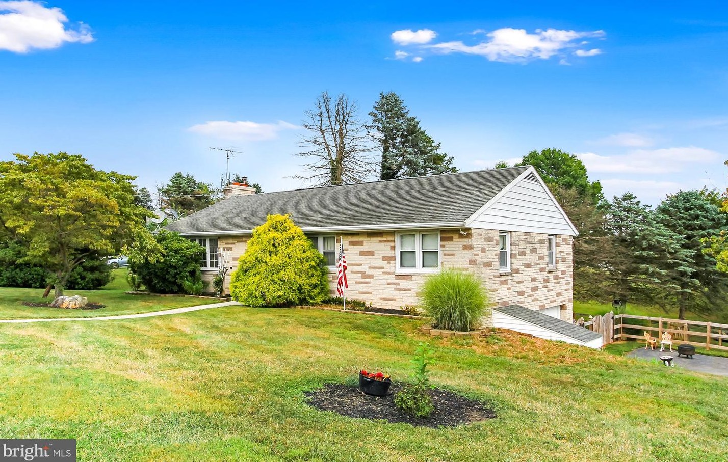 5 Monticello, Spring Grove, PA 17362