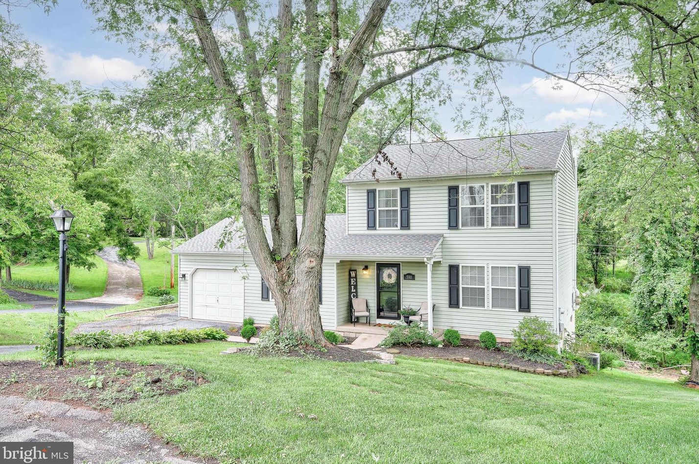 590 Sam Snead Cir, Etters, PA 17319