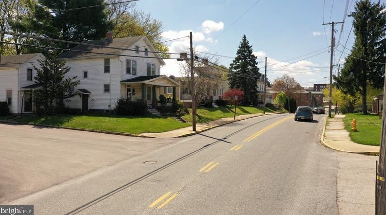 152 Lombard St, Yoe, PA 17313-1814