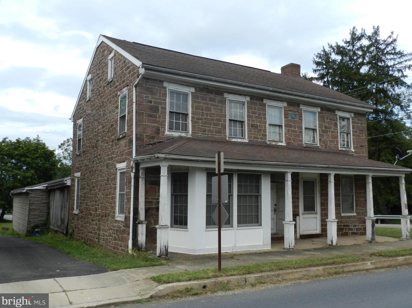 5760 Susquehanna Trl, Strinestown, PA 17345-9245