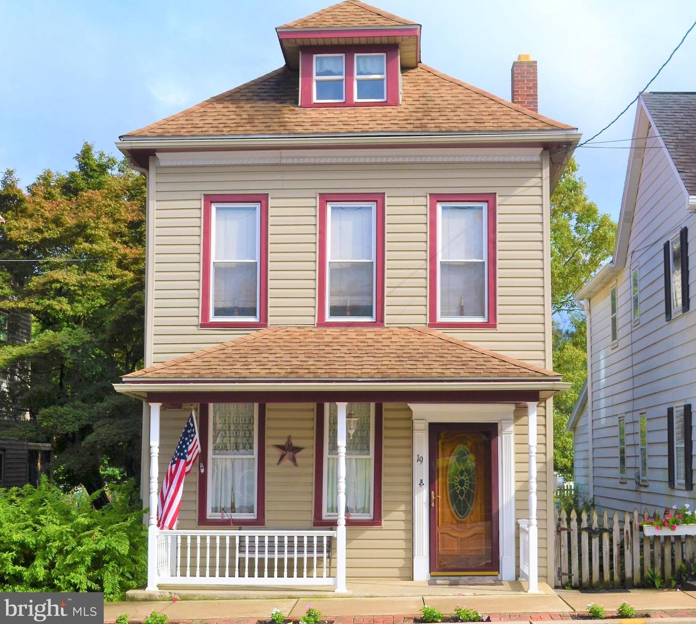 19 York St, Spring Grove, PA 17362