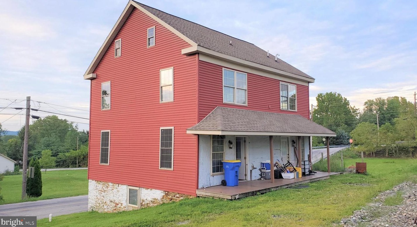 6800 Cannery Rd, Spring Grove, PA 17362