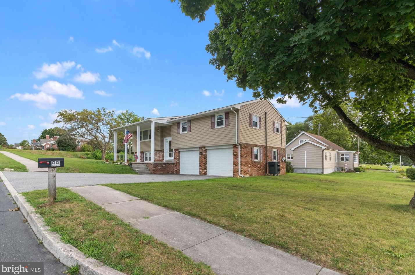 99 Park Heights Blvd, Hanover, PA 17331