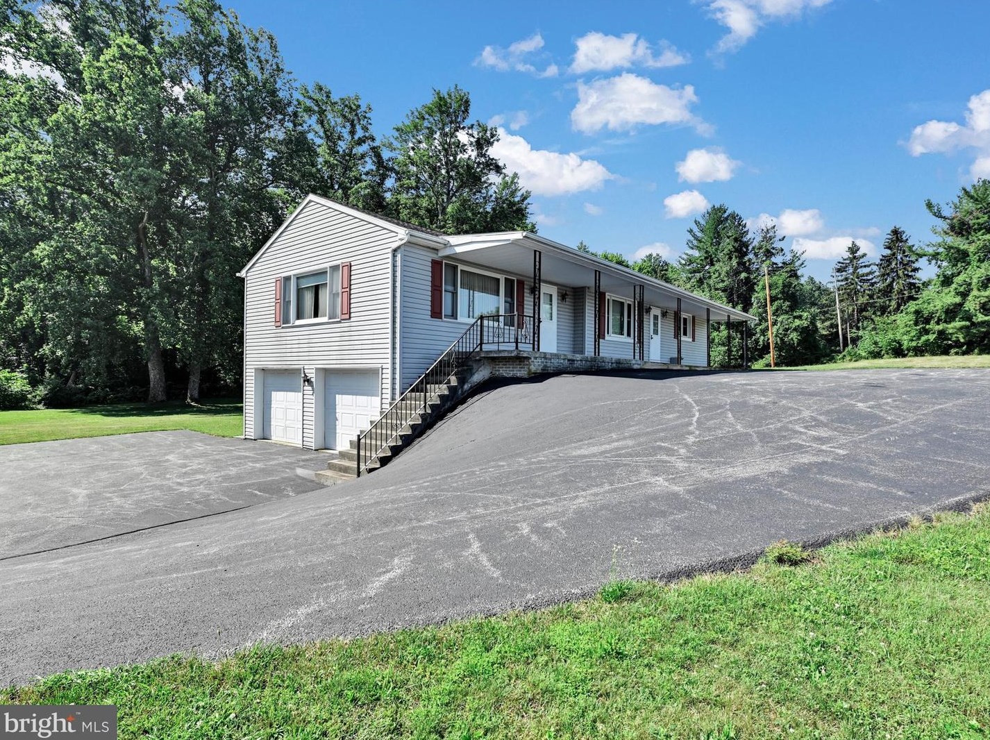 8473 Orchard Rd, Spring Grove, PA 17362
