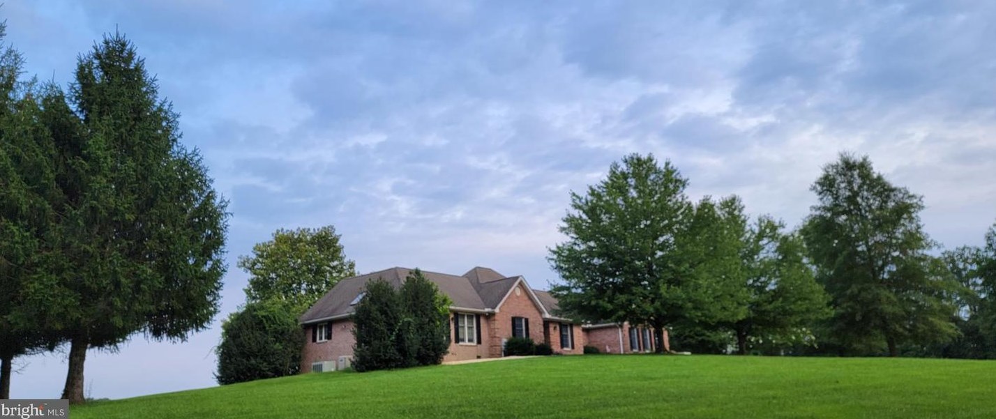 357 Salt Lake Rd, Fawn Grove, PA 17321-9581