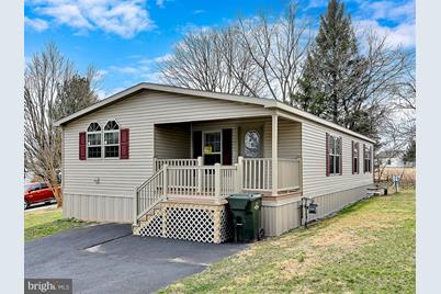 226 Holly Drive - Photo 1